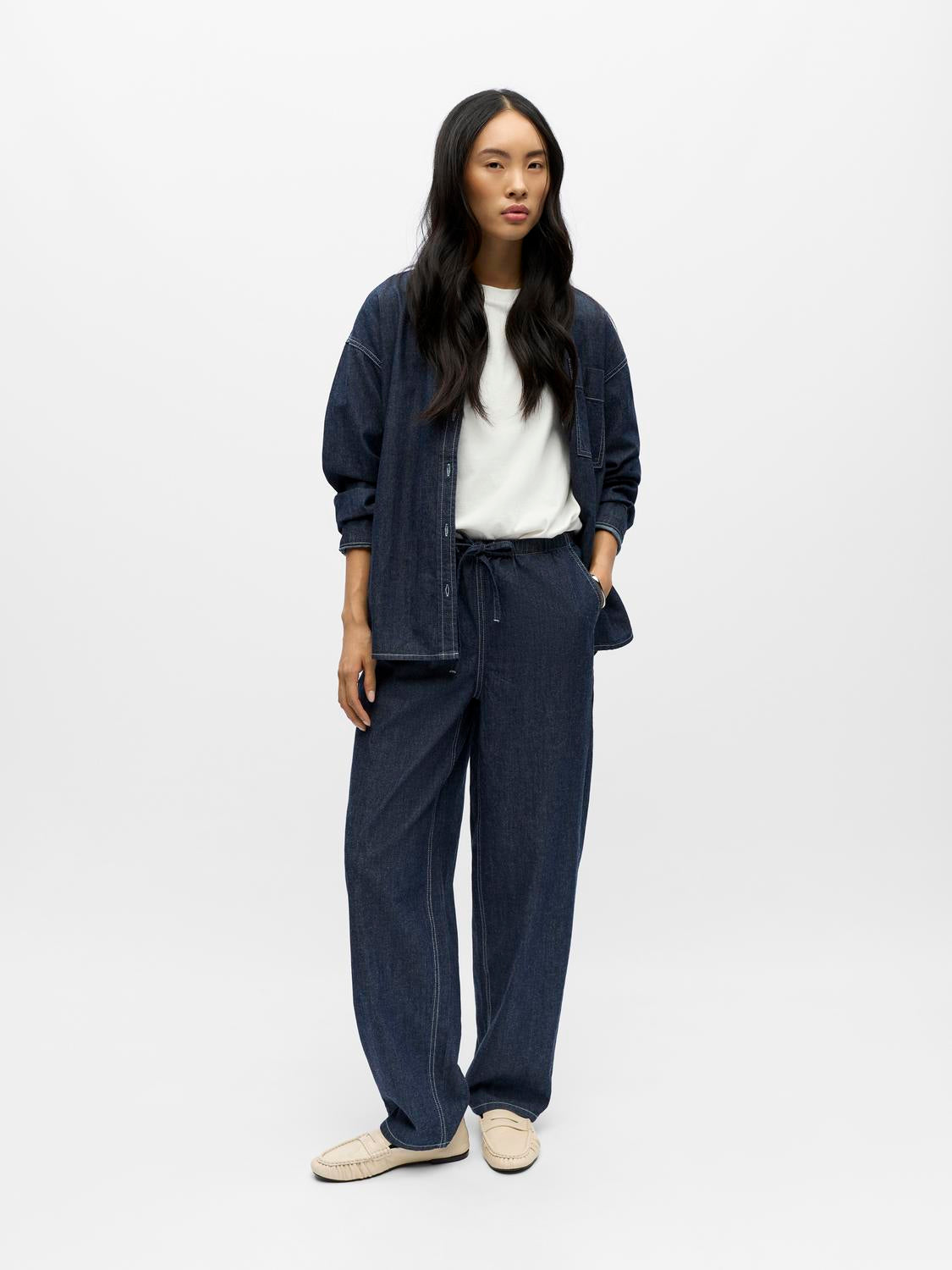 model_shot-front_full